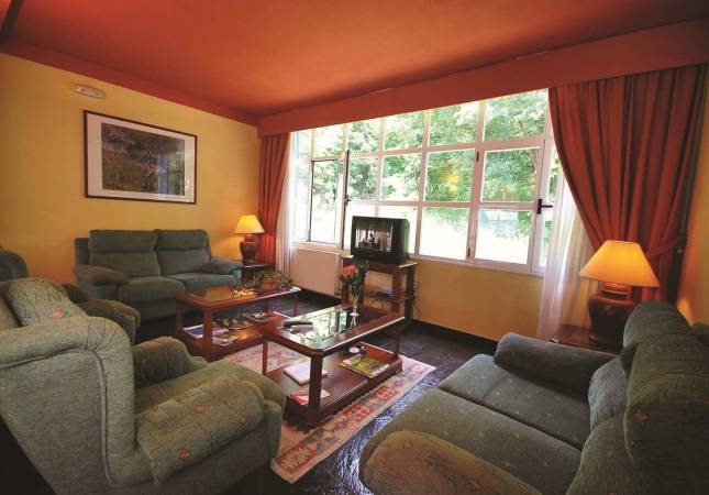Románticas habitaciones en Hotel Vega del Sella. Relájate con los mejores precios de Asturias